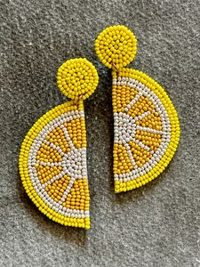 Boucles d'oreilles artisanales en forme de tranches d'orange perlées, bijoux ronds en coton, broderie artisanale - Product Image 5