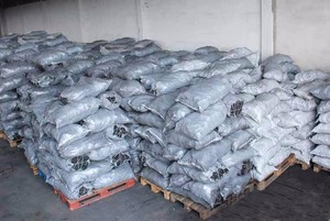 Charbon de bois noir Longan ou Litchi naturel sans fumée fabriqué à un prix d'exportation compétitif - Product Image 5