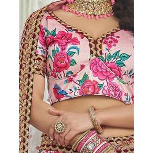 Ropa de boda de seda con estampado floral rosa claro Lehenga Choli - Product Image 2