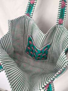 Sac fourre-tout bohème matelassé en coton à imprimé léopard, à longues poignées, fait main en Inde, pour femme, idéal pour l'hiver/le printemps, avec motifs imprimés à la main - Product Image 5