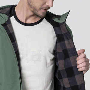 เสื้อแจ็คเก็ตซอฟต์เชลล์แบบ unisex กันน้ำ ไซส์ใหญ่ มีฮู้ด กันลม สำหรับกิจกรรมกลางแจ้ง ฤดูหนาว และใส่ทำงานในออฟฟิศ รับผลิตแบบ OEM คุณภาพพรีเมียม - Product Image 3