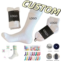 Chaussettes de sport en coton jacquard rayées personnalisées en gros d'usine, chaussettes antidérapantes personnalisées pour le basketball, le fitness, le yoga et le Pilates