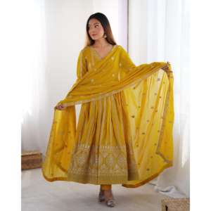 Hermoso vestido de fiesta XL con Pent elegante Dupatta para ocasiones especiales - Product Image 5