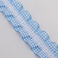 Ruban en tissu à carreaux gingham avec bordure à volants et dentelle florale centrale pour la couture de vêtements, le bricolage et la décoration artisanale (vente en gros)