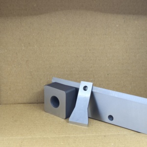 Cuchilla Premium para Pelletizadora Compatible con Máquinas NGR, Opciones de HSS y Carburo de Tungsteno, Corte Preciso, Duradero y Afilado para Plástico - Product Image 3