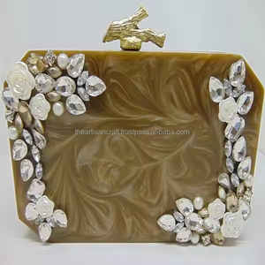 Bolso de Mano de Resina Hecho a Mano Único con Decoración Floral, Color Personalizado, Pintado a Mano, Arte de Moda Coleccionable - Product Image 4