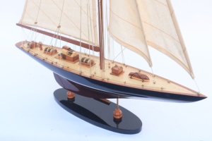 Modelo de Barco de Vela de Madera Hecho a Mano - Yate de Carreras Clásico Clase J con Acabado Pintado, Modelo a Escala para Decoración de Hogar u Oficina, Endeavour - Product Image 5