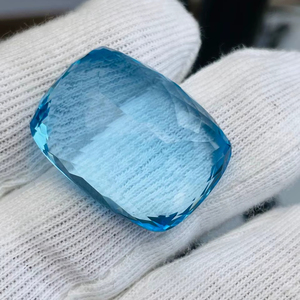 Topaze bleue naturelle, taille coussin, grande taille 77,66 carats, qualité AAA, lustre AAA, fabrication et polissage parfaits. - Product Image 6