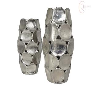 Vase de table en métal artisanal au design contemporain et aux couleurs personnalisables pour une décoration élégante de la maison et du bureau - Product Image 6