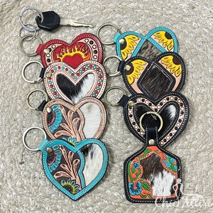 Llavero de Cuero Vacuno Rústico Estilo Western con Diseño Floral Grabado a Mano, Elegante y Duradero para Llaves de Coche - Product Image 1