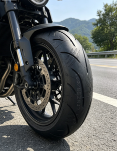 Neumático Deportivo de Alto Agarre 110/70R17 120/70ZR17 180/55ZR17 para Motocicleta, para <span class=keywords><strong>Carreras</strong></span> en Carretera y <span class=keywords><strong>Circuito</strong></span>, Radial - Product Image 1