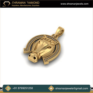 Pendentif tête de cheval en argent 925 plaqué or avec cadre en fer à cheval serti de diamants naturels VVS, charme classique unisexe unique pour un usage quotidien - Product Image 3