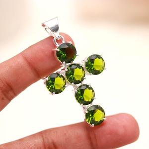 Colgante de Plata de Ley 925 con Racimo de Peridoto en Verde Brillante, Joyería de Diseño, Joyería Hecha a Mano - Product Image 1