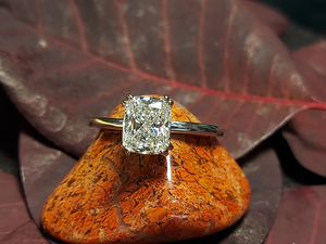 แหวนหมั้นเพชรทรงคุชชั่นคุณภาพสูง 1.5 กะรัต เพชรเลี้ยงในห้องปฏิบัติการ ดีไซน์หรูหรา ชุบทองคำสีกุหลาบ เครื่องประดับผู้หญิงสุดคลาสสิก - Product Image 3