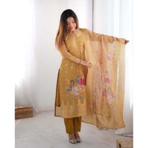 Beau costume d'impression numérique pour femmes pour les fêtes - Product Image 4