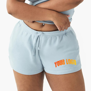 Nouveaux shorts décontractés pour femmes en polyester bleu clair avec cordon de serrage à la taille, logo personnalisé imprimé, coupe ajustée, tricotés, pour le sport - Product Image 4