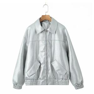 Chaqueta de Motociclista Personalizada para Mujer, de Cuero Vacuno Vintage, con Logotipo Bordado y Etiqueta Personalizada de Fábrica, Venta al Por Mayor - Product Image 1