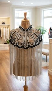 Cape à franges perlées en polyester noir et argent, faite à la main par Conifer, ornements complexes pour tenues de soirée, costumes de scène, mode - Product Image 2