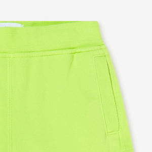 Shorts pour garçons, couleur unie, taille élastique, matière douce, confortable, flexible et respirante, et design de logo personnalisable. - Product Image 3