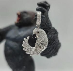 Pendentif Perroquet en Moissanite, Breloque Oiseau, Bijou Suspendu en Argent avec Zircon Cubique, Cadeau - Product Image 1