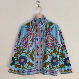 Veste en velours Suzani – Manteau floral brodé style bohème, veste tribale ouzbèke artisanale, vêtement d'extérieur artistique et affirmé - Product Image 1