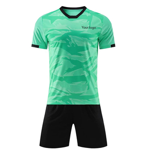 Uniforme de Fútbol de Manga Corta, Ligero y Transpirable, a Precio Económico, Colores y Logotipo Personalizados, Servicio OEM de Alta Calidad, Gran Venta - Product Image 1