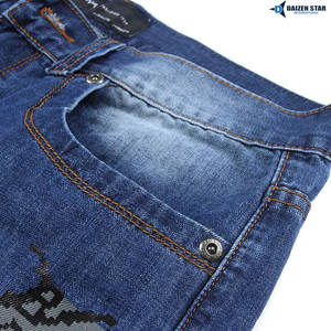 กางเกงคาร์โก้ผู้ชายสไตล์ลำลอง ผ้ายีนส์ฟอกสีอ่อน เอวกลาง ปักลาย ระบายอากาศได้ดี เป็นมิตรกับสิ่งแวดล้อม แห้งเร็ว มีซิปและกระดุม สตรีทแวร์ - Product Image 4