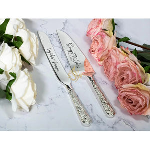 ชุดเซิร์ฟเวอร์และมีดตัดเค้กสแตนเลสขัดเงาคุณภาพดีเยี่ยม หรูหรา ผลิตด้วยมือ พรีเมียม - Product Image 1