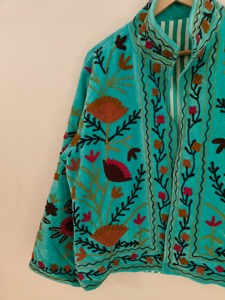 Veste en velours brodée de fleurs bohèmes, col mandarin, manches longues, grande taille, vêtements décontractés pour femmes, vêtements d'automne pour adultes - Product Image 4