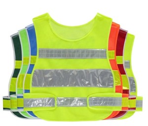 เสื้อกั๊กสะท้อนแสงสีเหลือง ANSI Class 2 ขายดี ปลอดภัย มาตรฐาน ANSI พร้อมไฟ LED กันน้ำ รับสกรีนโลโก้ สั่งซื้อเลย - Product Image 2