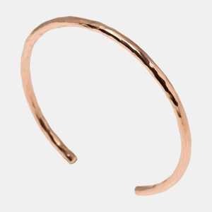 Bracelet manchette minimaliste en laiton, forme ronde, finition martelée, bijoux - Product Image 2