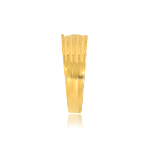 Bague large élégante plaquée or pour homme, motif vague ondulée unique, bijou de créateur classique et tendance - Product Image 3