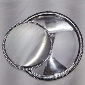 Juego de bandejas redondas minimalistas de acero inoxidable pulido con borde de cuerda trenzada, bandejas apilables de varios tamaños - Product Image 3