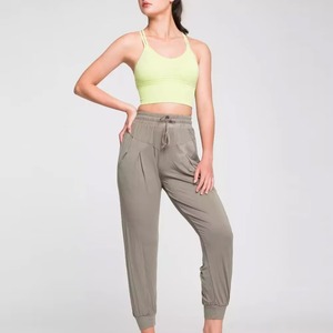 Pantalons de survêtement pour femmes, design OEM, grandes tailles, couleurs unies personnalisées, respirants, vêtements décontractés. - Product Image 2