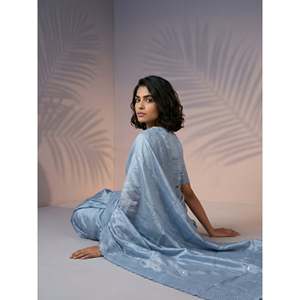 Sari de satén de frambuesa puro con trabajo Leheriya y borde de lentejuelas, sari de seda festivo ligero con blusa bordada - Product Image 2