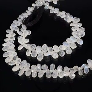 Perles facettées en forme de poire en pierre de lune arc-en-ciel blanche naturelle AAA 7x9 MM, brillette en pierre de lune arc-en-ciel blanche, brin de 8 pouces, vente en gros - Product Image 3