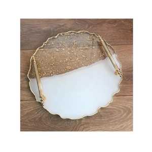 Plateau de service rond en résine noire de qualité supérieure avec accents en feuille d'or, plateau de luxe à bords en pierre concassée avec poignées dorées - Product Image 5