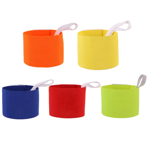 Brassard de capitaine de football élastique en laine multicolore pour adultes – Doux et idéal pour l'entraînement - Product Image 1