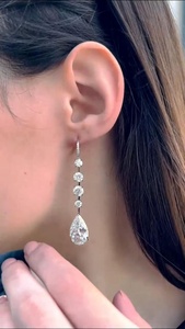 Boucles d'oreilles clous en diamant de laboratoire poire de 5,00 carats, fermoir à vis en or 14 carats - Product Image 6