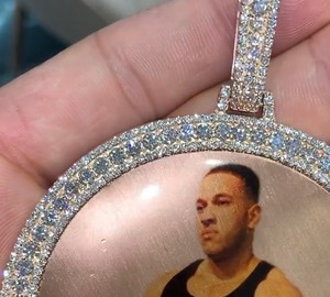 จี้รูปภาพประดับเพชรโมอิสซาไนต์ VVS แบบ Iced Out เครื่องประดับฮิปฮอป เงินแท้ 925 จี้สั่งทำพิเศษ ผ่านการทดสอบ - Product Image 3