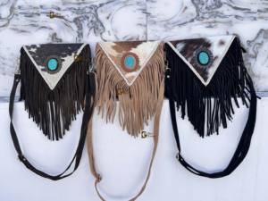 กระเป๋าสะพายข้างหนังวัวแท้ลายขนสัตว์ ดีไซน์ใหม่ล่าสุด ประดับพู่ห้อยสไตล์โบฮีเมียน ตกแต่งด้วยหินสีฟ้าคราม กระเป๋าถือเก๋ไก๋ ขายดี กระเป๋าใบเล็ก - Product Image 5