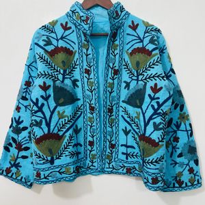 Veste Suzani en velours brodé à la main bleue, imprimé floral, veste de plage, vendeur en gros indien de vestes d'hiver - Product Image 1