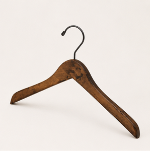Perchas de Madera Maciza de Nogal de Lujo al por Mayor para Trajes y Abrigos, Perchas de Madera Marrón Oscuro para Exhibición en Hoteles y Boutiques - Product Image 1