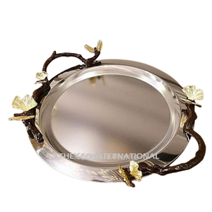 Plateau de luxe moderne exclusif avec poignées dorées martelées, forme carrée créative, plateau en argent artisanal pour servir les fruits - Product Image 3