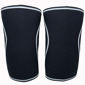 Genouillères respirantes en tricot pour la musculation, conçues pour la pratique du levage de poids, offrant une maintien stable du genou pendant les séances d'entraînement. - Product Image 4