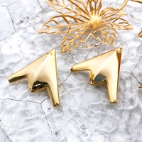 Pin de Solapa 3D de Aleación de Zinc Chapado en Oro con Técnica de Estampado, Forma y Tamaño Personalizados para Uso Promocional