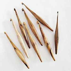 Juego de Agujas de Ganchillo de Madera Mixta Hechas a Mano, 10 Tamaños (3.5mm-10mm), Más Vendidas, Fácil de Usar, Agarre Suave para Tejer - Product Image 1