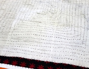 Antiguo 1960s Vintage cosido a mano Kantha Banjara bolsa de dote/funda de almohada de Kutch con apliques bordados a mano - Product Image 4