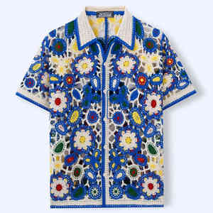 Polo pour homme en tricot crocheté artistique à motifs floraux et géométriques 2026, manches courtes, col cubain boutonné, collection Premium Été & Vacances - Product Image 1