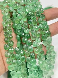 Perles de quartz vert fraise naturel facettées en forme de cœur, taille 6-7 mm environ. Fil de 8 pouces - Product Image 2